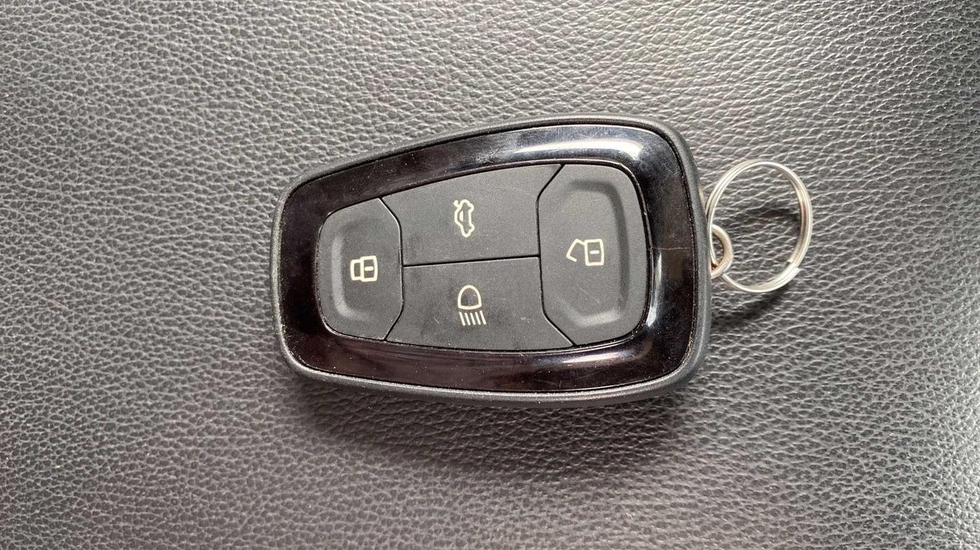2022 Tata NEXON XZA PLUS (O) PETROL, Petrol, Automatic, 13,679 km, Key Close Up