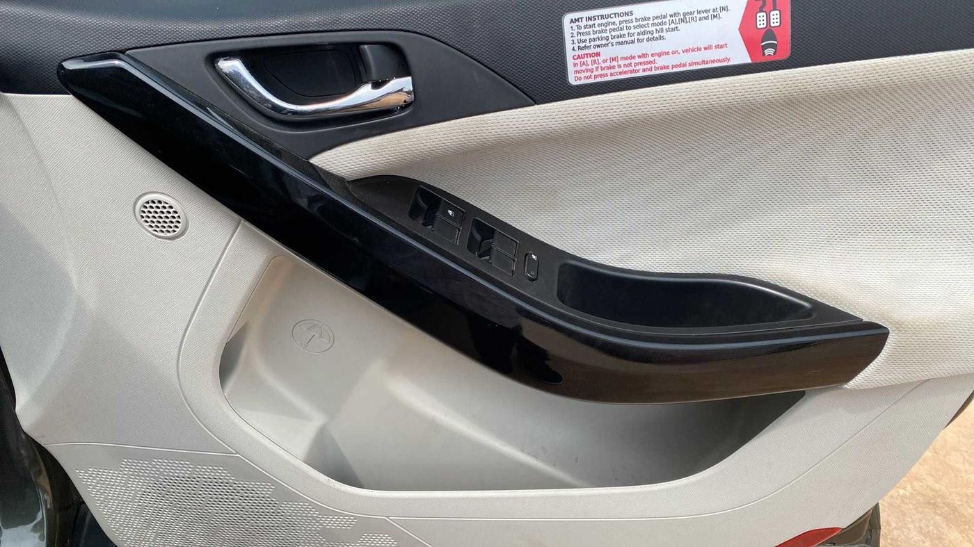 2022 Tata NEXON XZA PLUS (O) PETROL, Petrol, Automatic, 13,679 km, Driver Side Door Panels Control