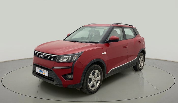 2019 Mahindra XUV300 W6 1.2 PETROL, Petrol, Manual, 38,833 km, Left Front Diagonal