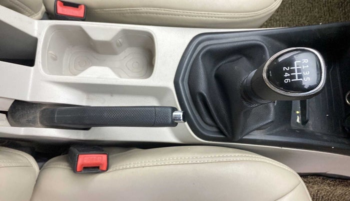 2019 Mahindra XUV300 W6 1.2 PETROL, Petrol, Manual, 38,833 km, Gear Lever