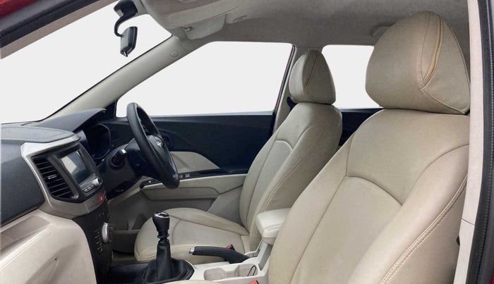 2019 Mahindra XUV300 W6 1.2 PETROL, Petrol, Manual, 38,833 km, Right Side Front Door Cabin