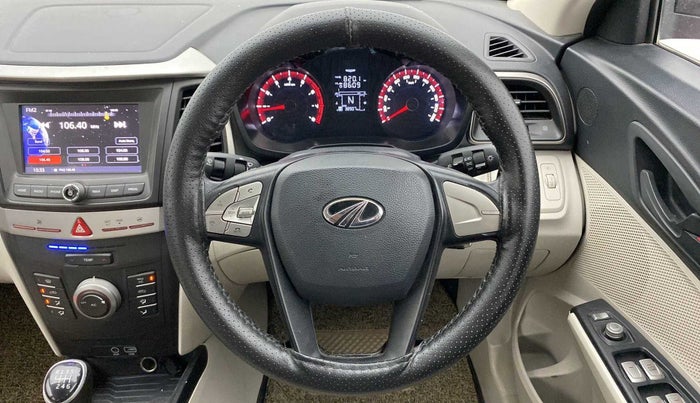 2019 Mahindra XUV300 W6 1.2 PETROL, Petrol, Manual, 38,833 km, Steering Wheel Close Up