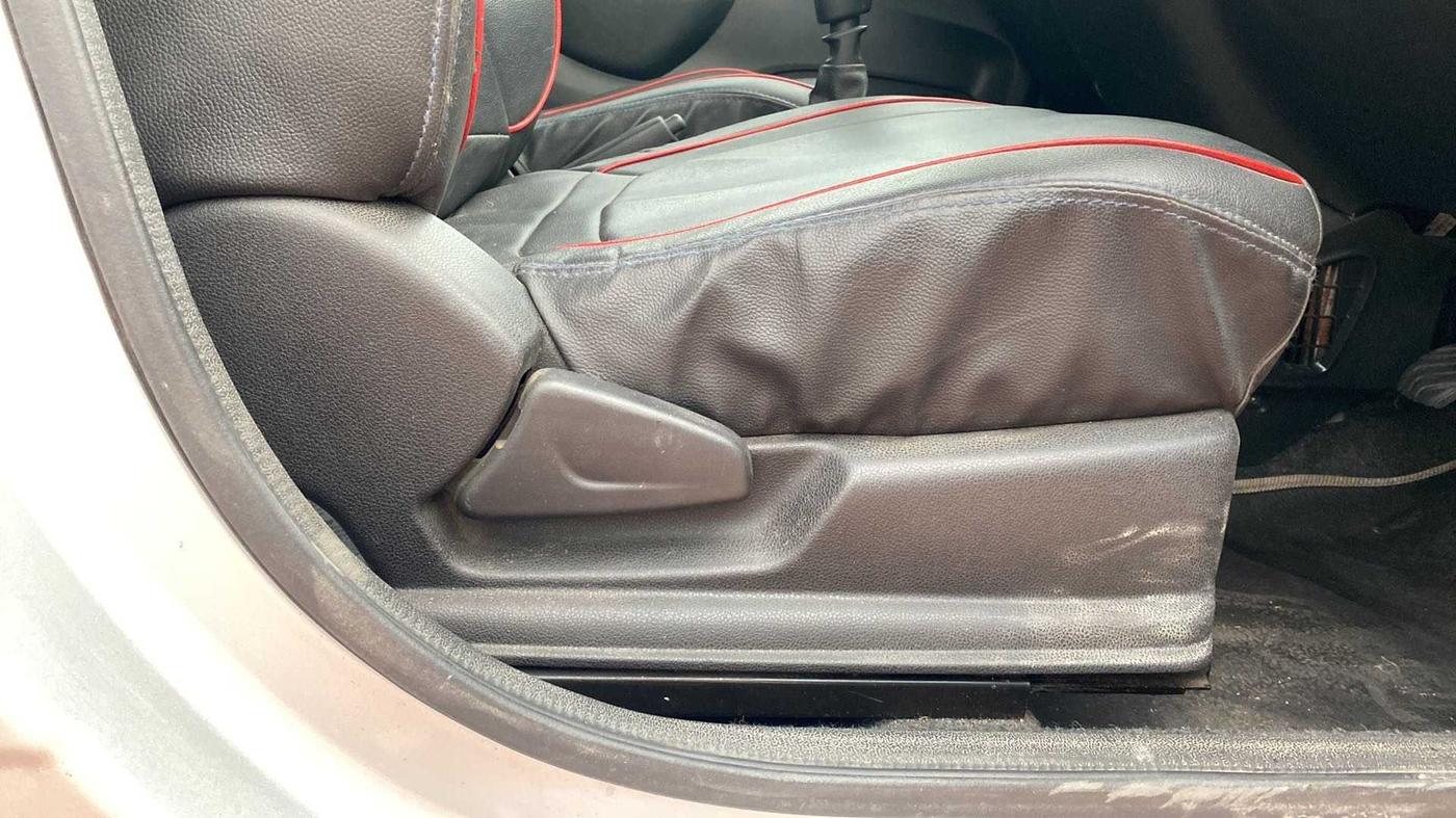 2020 Renault Kwid RXL, Petrol, Manual, 32,410 km, Driver Side Adjustment Panel