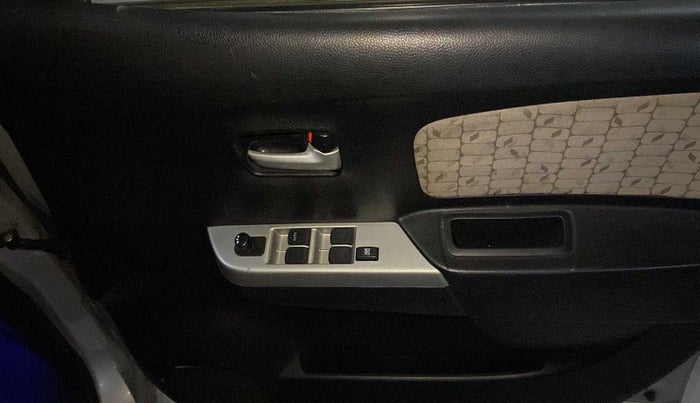 2014 Maruti Wagon R 1.0 VXI, Petrol, Manual, 43,998 km, Driver Side Door Panels Control