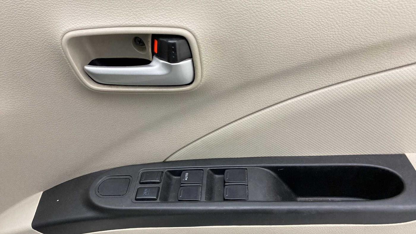 2018 Maruti Celerio VXI AMT (O), Petrol, Automatic, 69,185 km, Driver Side Door Panels Control