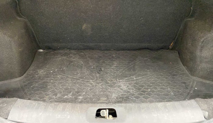 2014 Maruti Swift Dzire VXI, Petrol, Manual, 51,073 km, Boot Inside
