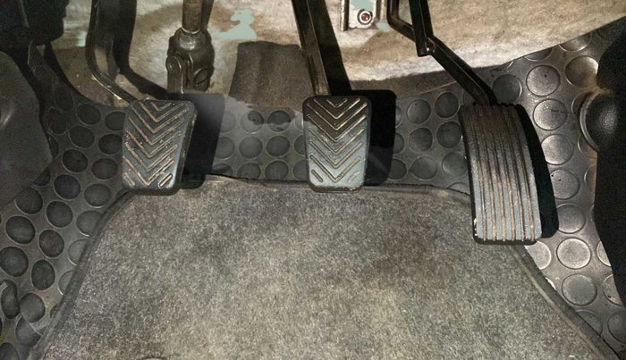 2016 Hyundai Eon ERA +, Petrol, Manual, 29,603 km, Pedals