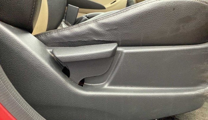 2016 Hyundai Eon ERA +, Petrol, Manual, 29,603 km, Driver Side Adjustment Panel