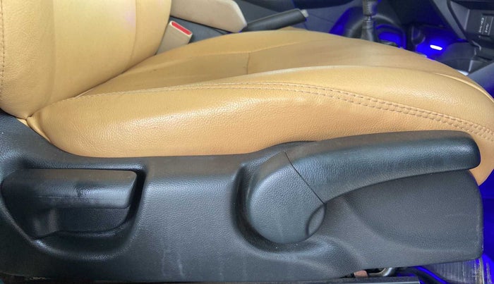 2018 Honda Jazz 1.2L I-VTEC VX, Petrol, Manual, 49,272 km, Driver Side Adjustment Panel
