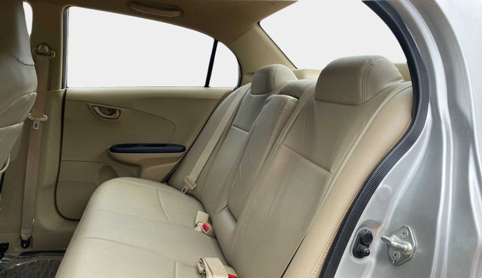 2013 Maruti Ertiga VXI, Petrol, Manual, 71,147 km, Right Side Rear Door Cabin