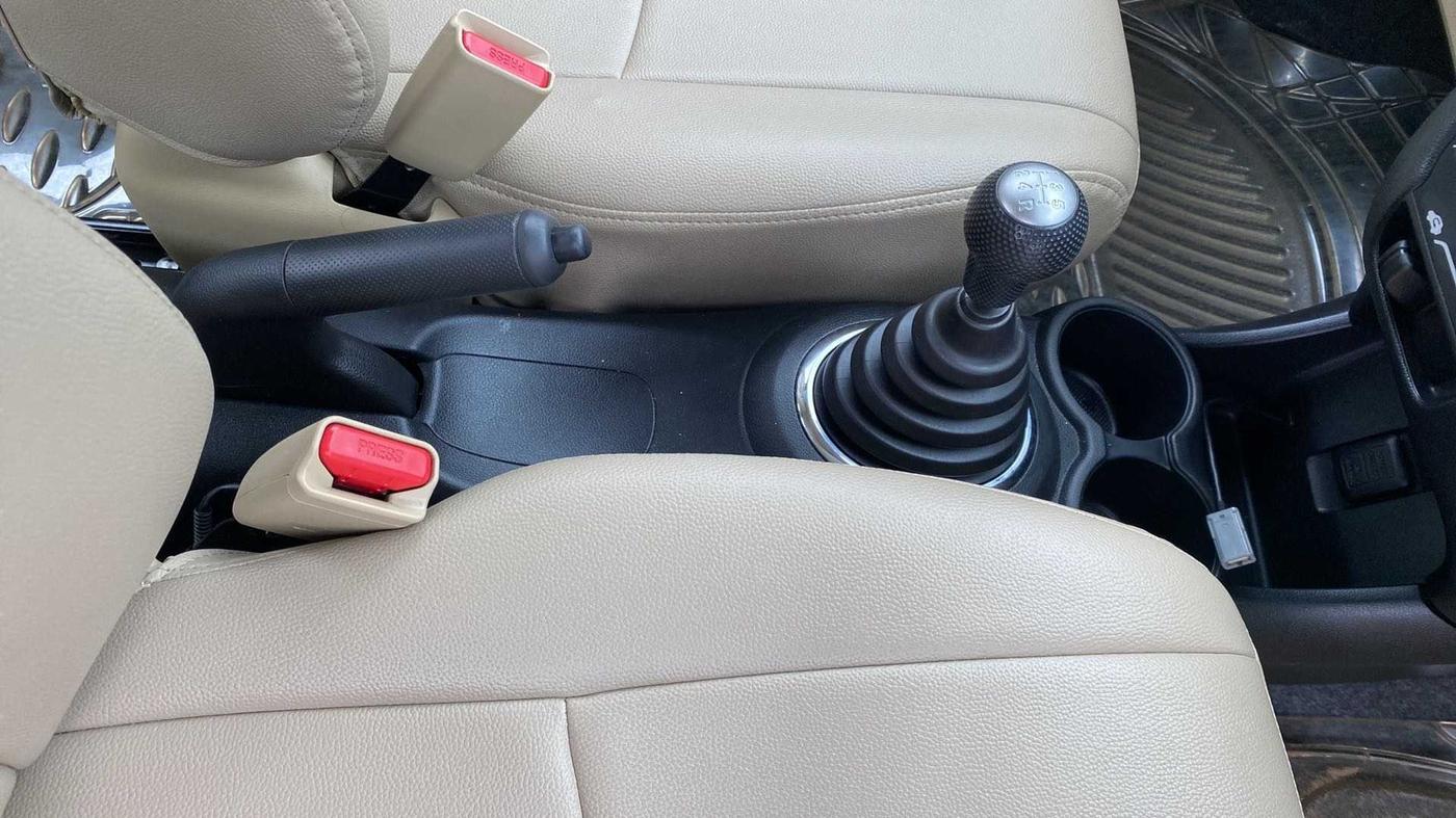 2013 Maruti Ertiga VXI, Petrol, Manual, 71,147 km, Gear Lever