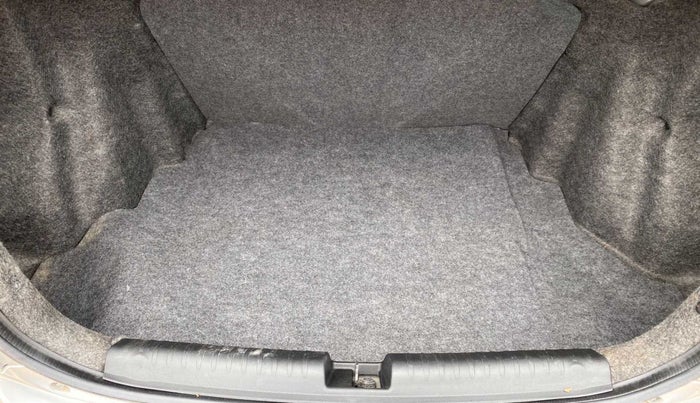 2013 Maruti Ertiga VXI, Petrol, Manual, 71,147 km, Boot Inside