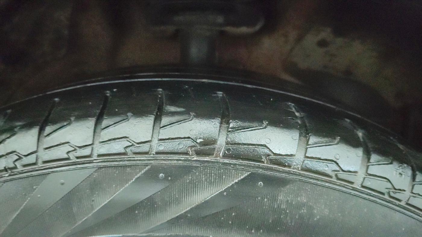 2019 MG HECTOR SHARP 1.5 DCT PETROL, Petrol, Automatic, 1,36,011 km, Right Front Tyre Tread