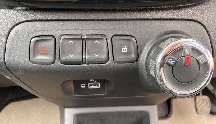 2019 Renault Kwid RXT 1.0 AMT, Petrol, Automatic, 11,581 km, Gear Lever