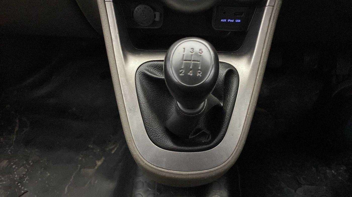 2015 Hyundai i10 SPORTZ 1.1, Petrol, Manual, 86,323 km, Gear Lever