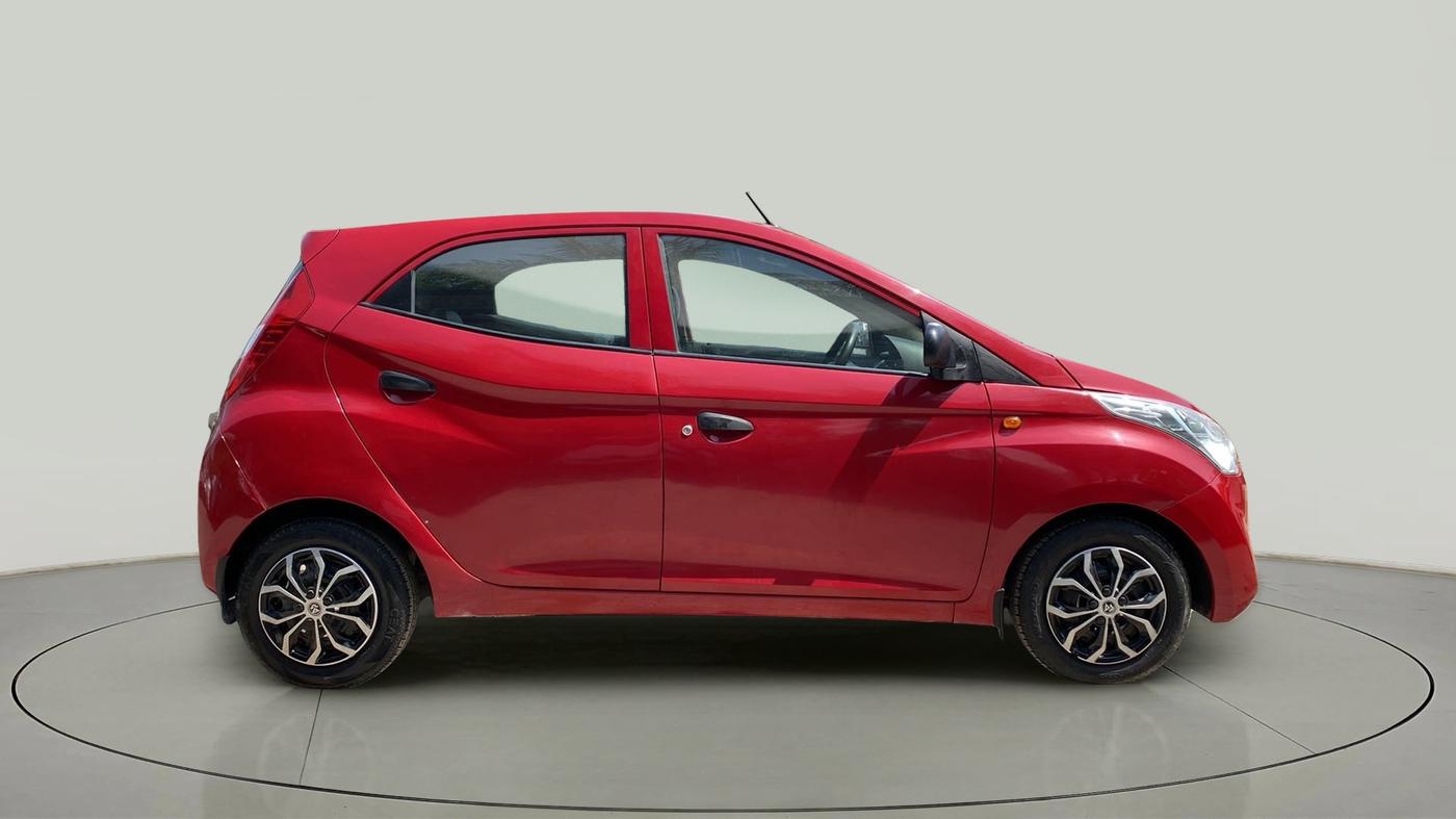 2016 Hyundai Eon MAGNA +, Petrol, Manual, 13,699 km, Right Side View