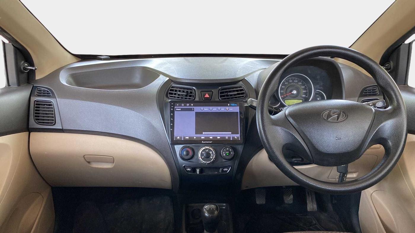2016 Hyundai Eon MAGNA +, Petrol, Manual, 13,699 km, Dashboard