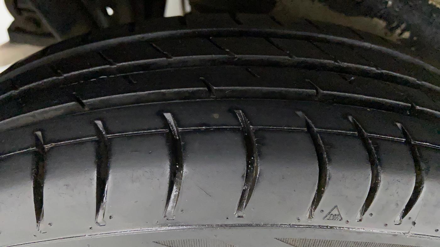 2014 Maruti Wagon R 1.0 LXI CNG, CNG, Manual, 33,071 km, Right Rear Tyre Tread