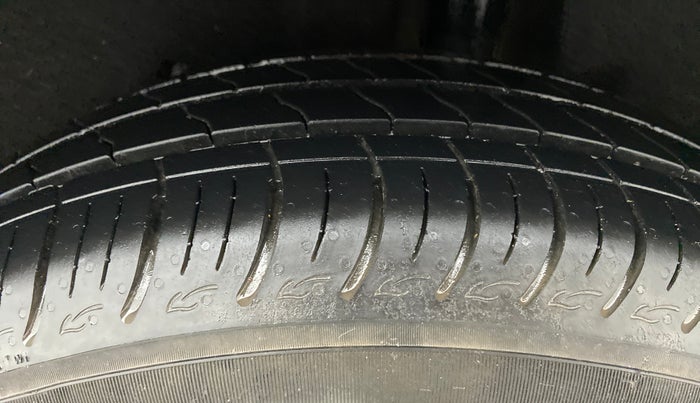 2020 Maruti Baleno DELTA PETROL 1.2, Petrol, Manual, 12,289 km, Left Rear Tyre Tread