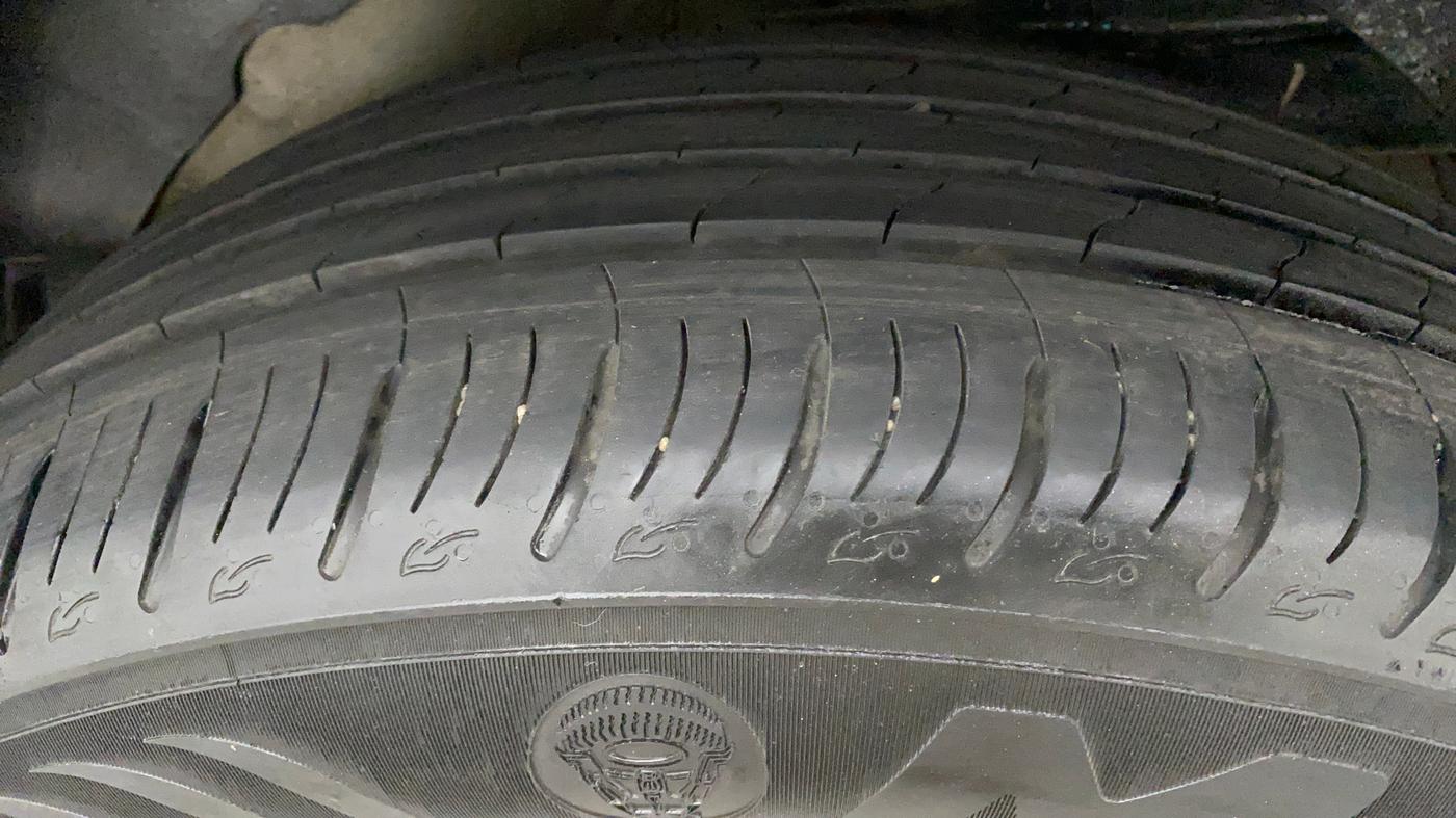 2020 Mahindra XUV500 W11 (O) AT, Diesel, Automatic, 81,907 km, Left Rear Tyre Tread
