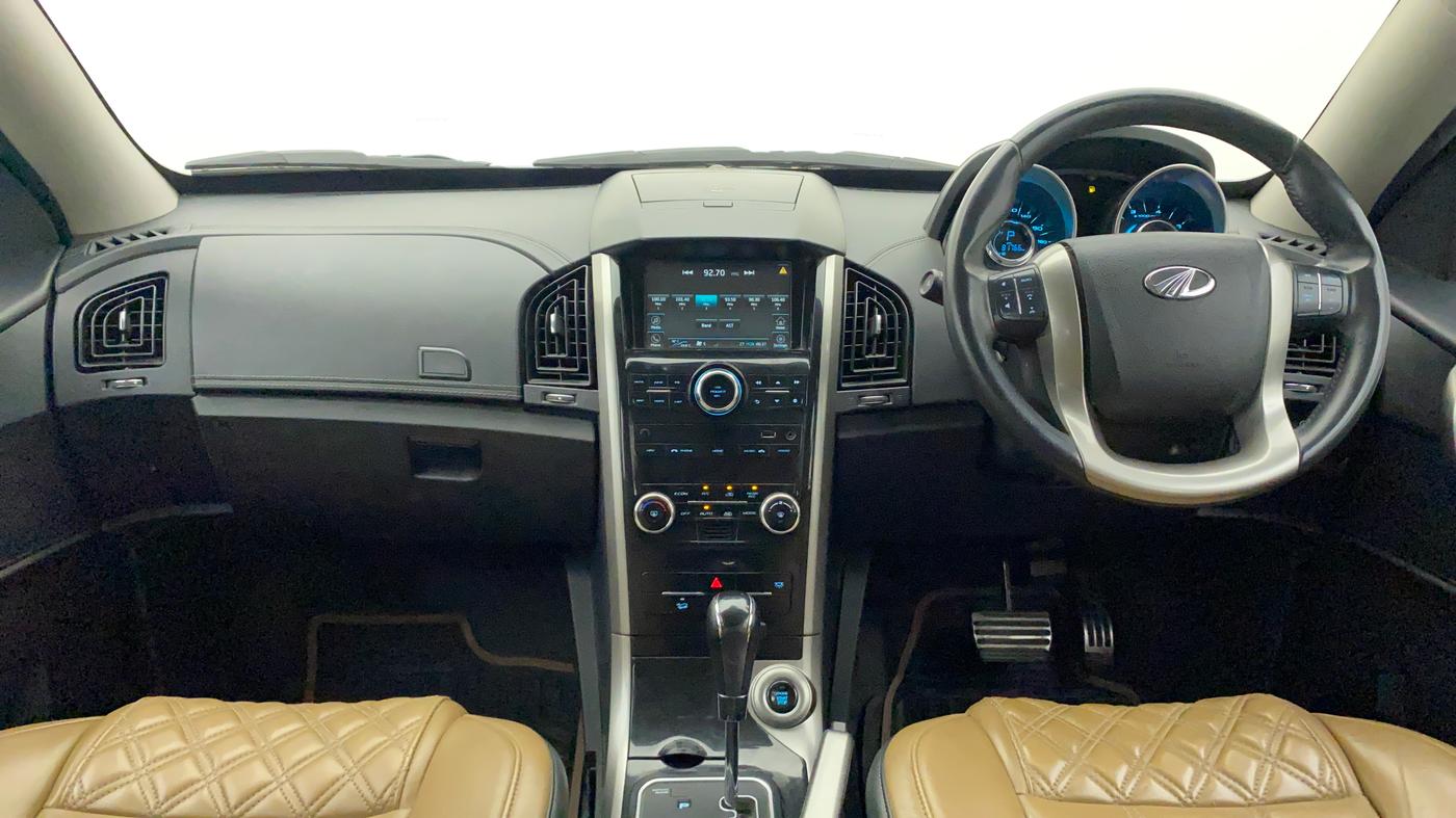 2020 Mahindra XUV500 W11 (O) AT, Diesel, Automatic, 81,907 km, Dashboard