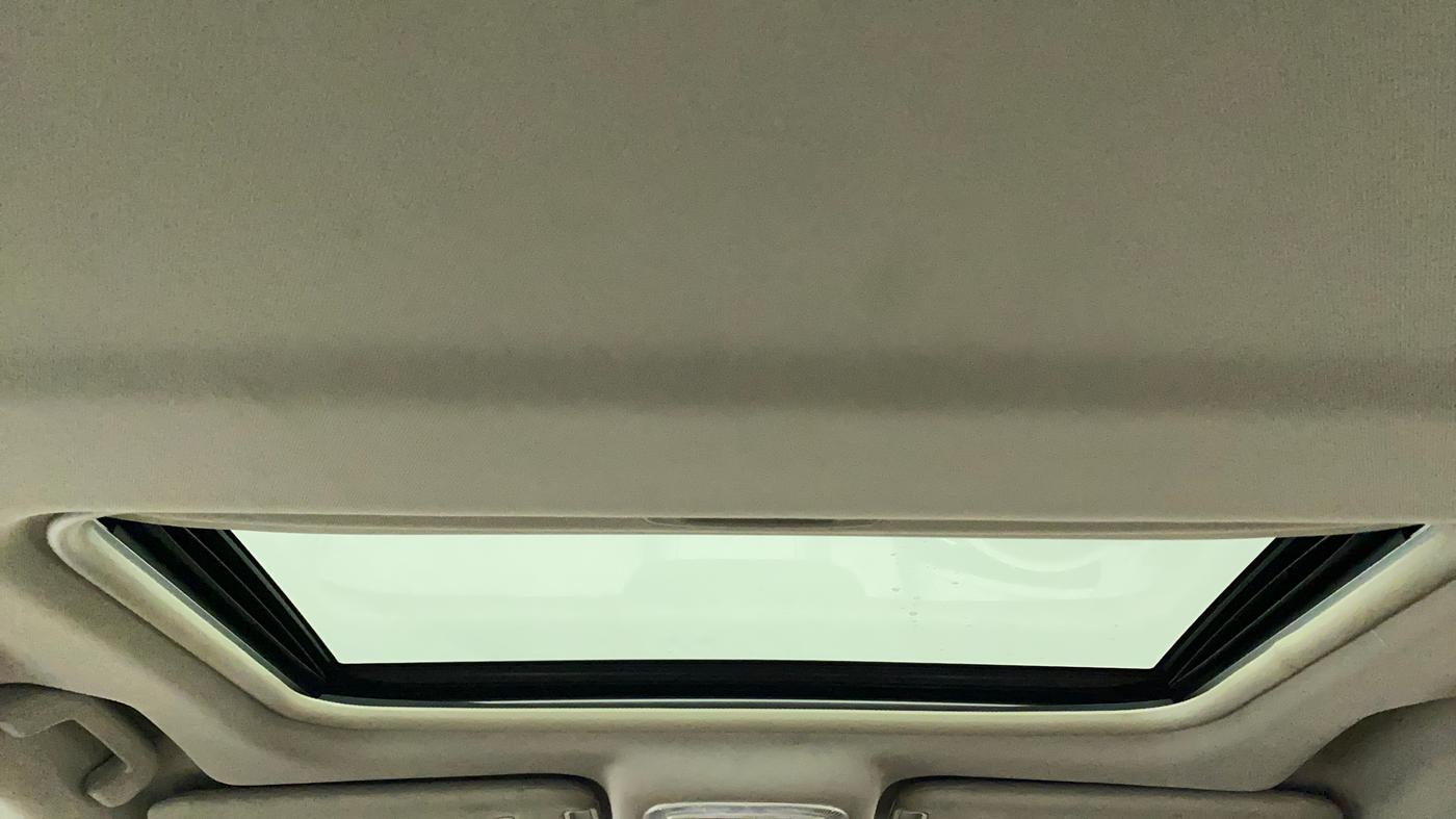 2020 Mahindra XUV500 W11 (O) AT, Diesel, Automatic, 81,907 km, Moonroof/ Sunroof