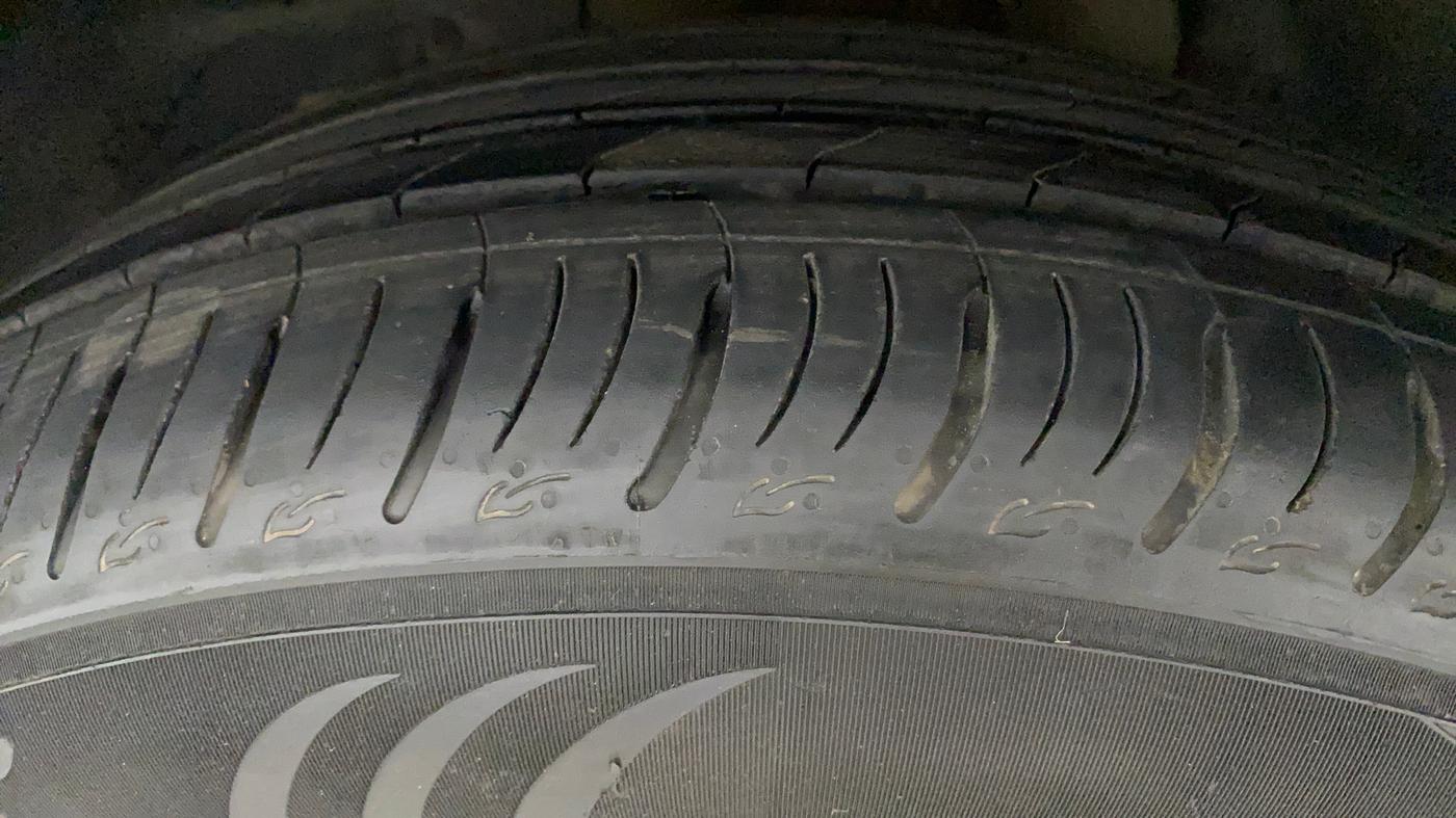 2020 Mahindra XUV500 W11 (O) AT, Diesel, Automatic, 81,907 km, Left Front Tyre Tread