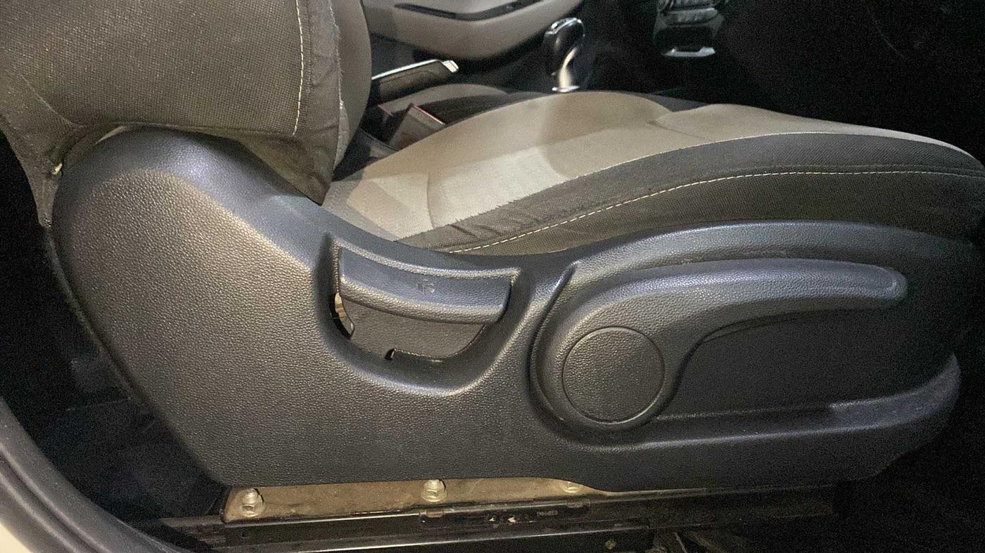 2017 Hyundai Elite i20 ASTA 1.4 CRDI (O), Diesel, Manual, 58,518 km, Driver Side Adjustment Panel