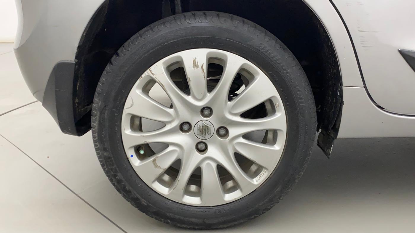 2016 Maruti Baleno ALPHA DIESEL 1.3, Diesel, Manual, 75,407 km, Right Rear Wheel