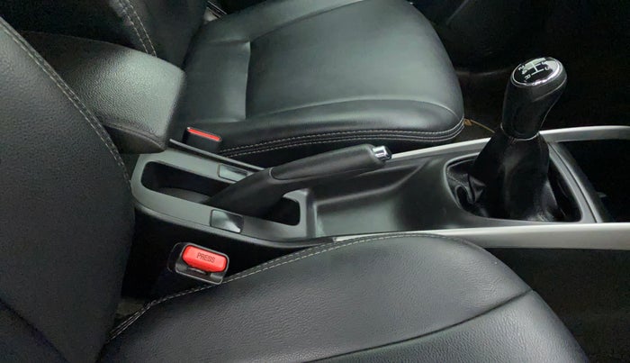 2016 Maruti Baleno ALPHA DIESEL 1.3, Diesel, Manual, 75,407 km, Gear Lever