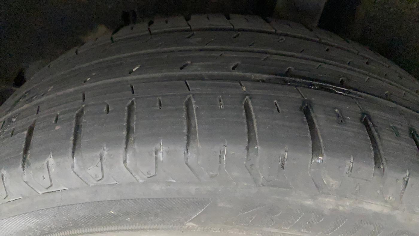 2016 Maruti Baleno ALPHA DIESEL 1.3, Diesel, Manual, 75,407 km, Left Rear Tyre Tread
