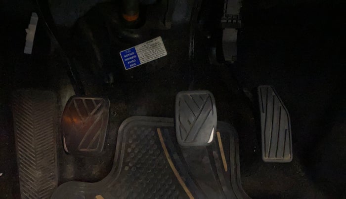 2016 Maruti Baleno ALPHA DIESEL 1.3, Diesel, Manual, 75,407 km, Pedals