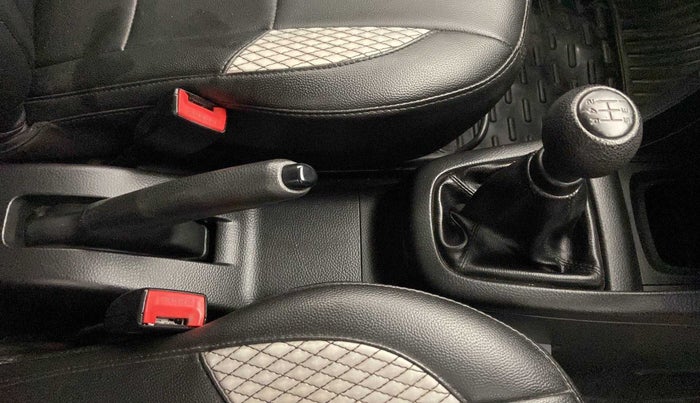 2017 Maruti Swift LXI (O), Petrol, Manual, 42,401 km, Gear Lever