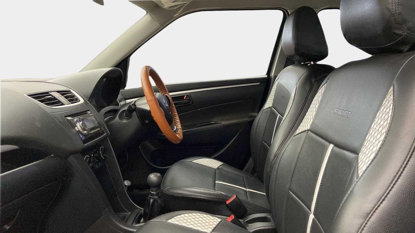 2017 Maruti Swift LXI (O), Petrol, Manual, 42,401 km, Right Side Front Door Cabin