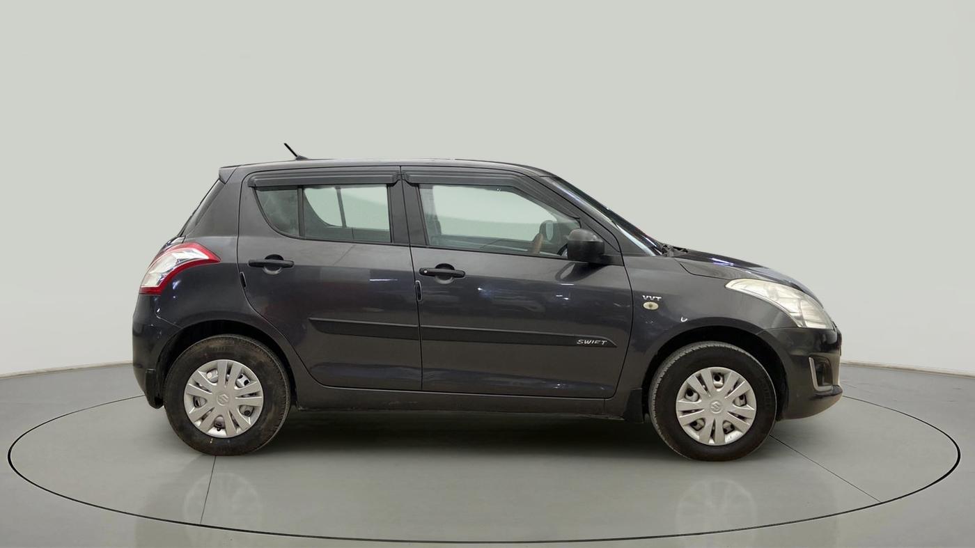 2017 Maruti Swift LXI (O), Petrol, Manual, 42,401 km, Right Side View
