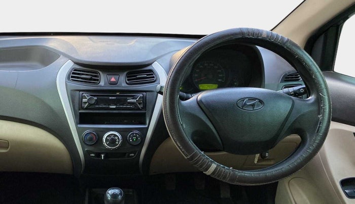 2016 Hyundai Eon ERA +, Petrol, Manual, 35,023 km, Steering Wheel Close Up