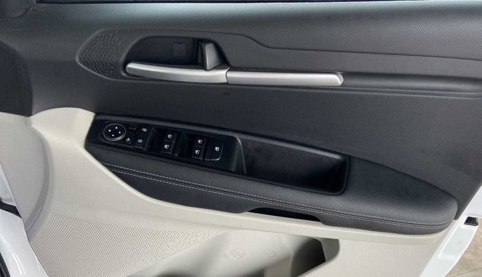 2022 KIA SONET HTX 1.0 IMT, Petrol, Manual, 22,287 km, Driver Side Door Panels Control