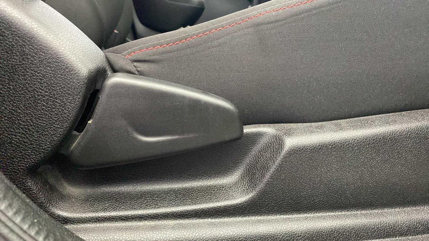 2021 Renault Kwid RXT 1.0 (O), Petrol, Manual, 8,608 km, Driver Side Adjustment Panel