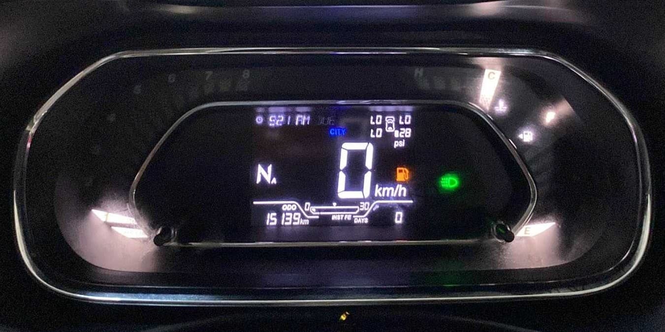 2022 Tata NEXON XZA PLUS SUNROOF DUAL TONE PETROL, Petrol, Automatic, 15,110 km, Odometer Image