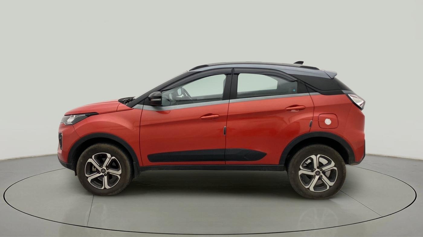 2022 Tata NEXON XZA PLUS SUNROOF DUAL TONE PETROL, Petrol, Automatic, 15,110 km, Left Side