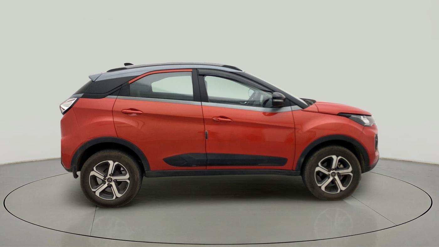 2022 Tata NEXON XZA PLUS SUNROOF DUAL TONE PETROL, Petrol, Automatic, 15,110 km, Right Side View