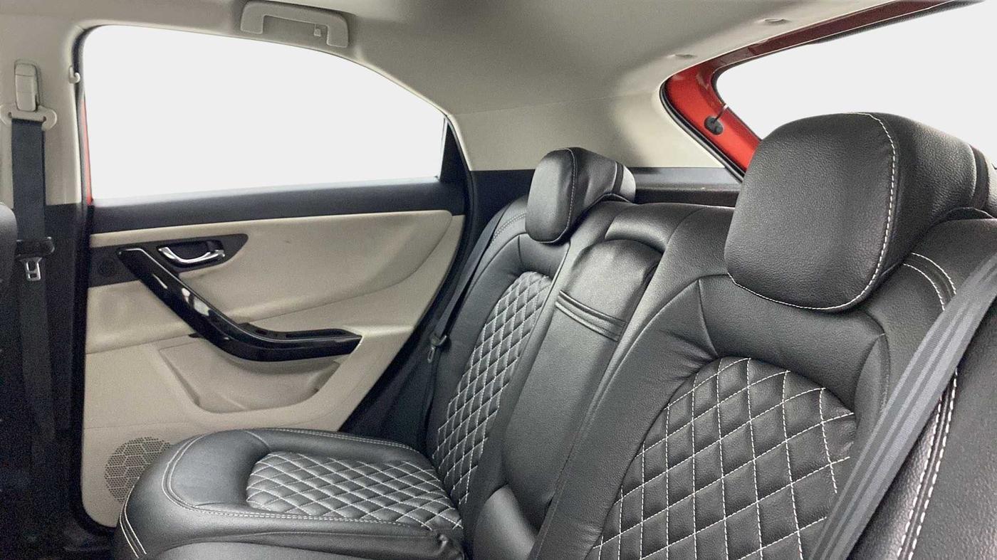 2022 Tata NEXON XZA PLUS SUNROOF DUAL TONE PETROL, Petrol, Automatic, 15,110 km, Right Side Rear Door Cabin
