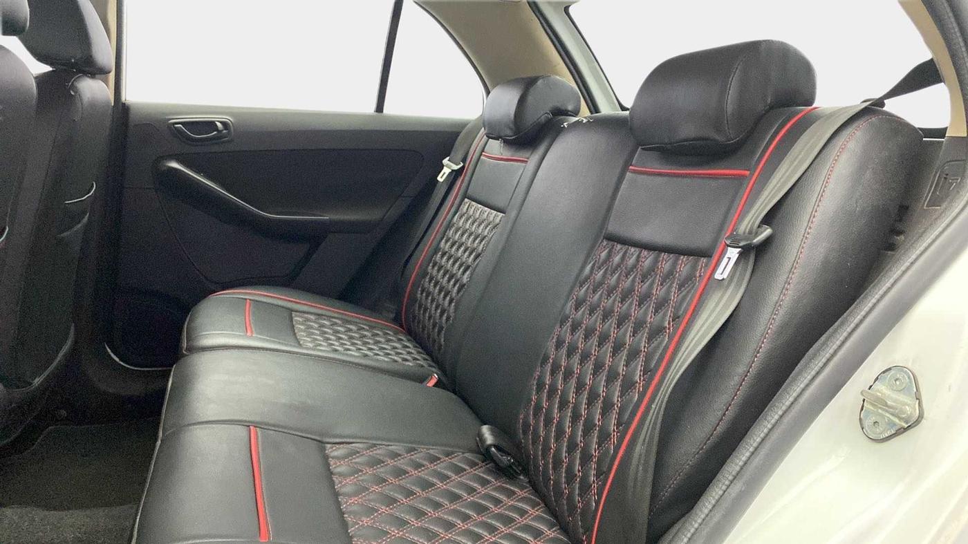 2015 Tata Bolt XM REVOTRON, Petrol, Manual, 40,652 km, Right Side Rear Door Cabin