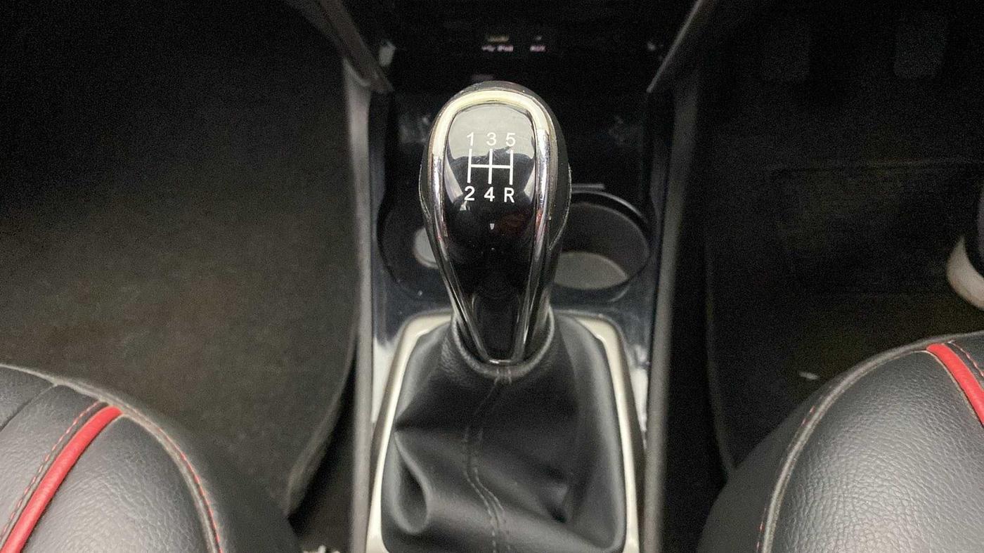 2015 Tata Bolt XM REVOTRON, Petrol, Manual, 40,652 km, Gear Lever