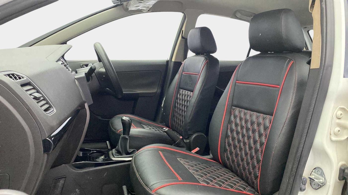2015 Tata Bolt XM REVOTRON, Petrol, Manual, 40,652 km, Right Side Front Door Cabin