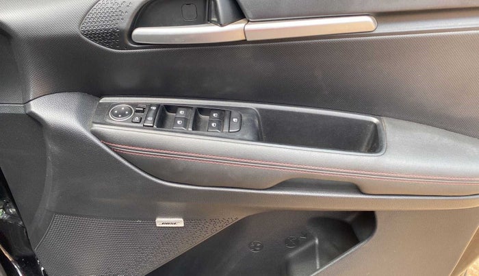 2022 KIA SONET GTX PLUS 1.0 IMT, Petrol, Manual, 21,133 km, Driver Side Door Panels Control
