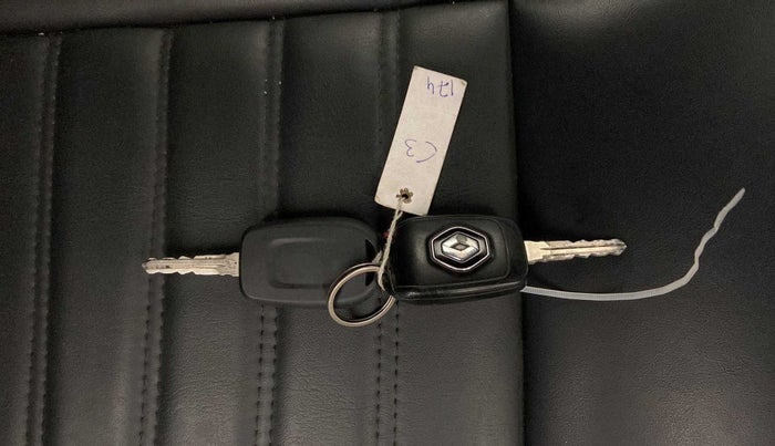 2019 Renault TRIBER RXL MT, Petrol, Manual, 21,595 km, Key Close Up