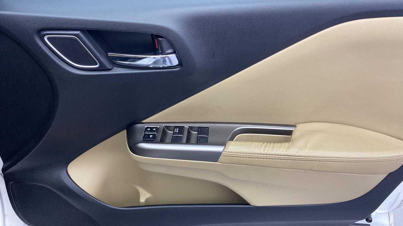 2019 Honda City 1.5L I-VTEC ZX CVT, Petrol, Automatic, 73,744 km, Driver Side Door Panels Control