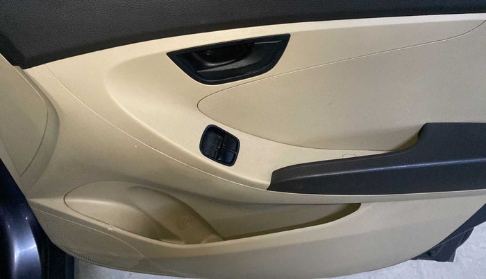 2018 Hyundai Eon ERA +, Petrol, Manual, 78,841 km, Driver Side Door Panels Control