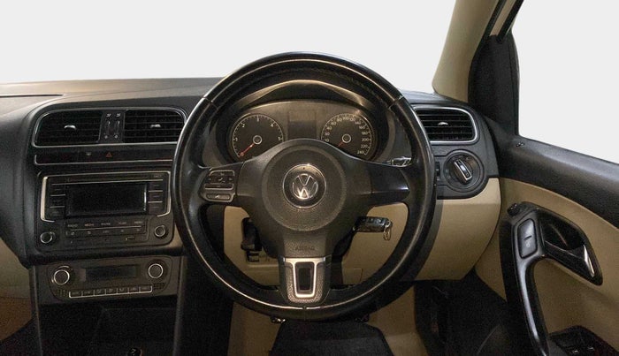 2014 Volkswagen Polo HIGHLINE DIESEL, Diesel, Manual, 1,02,608 km, Steering Wheel Close Up